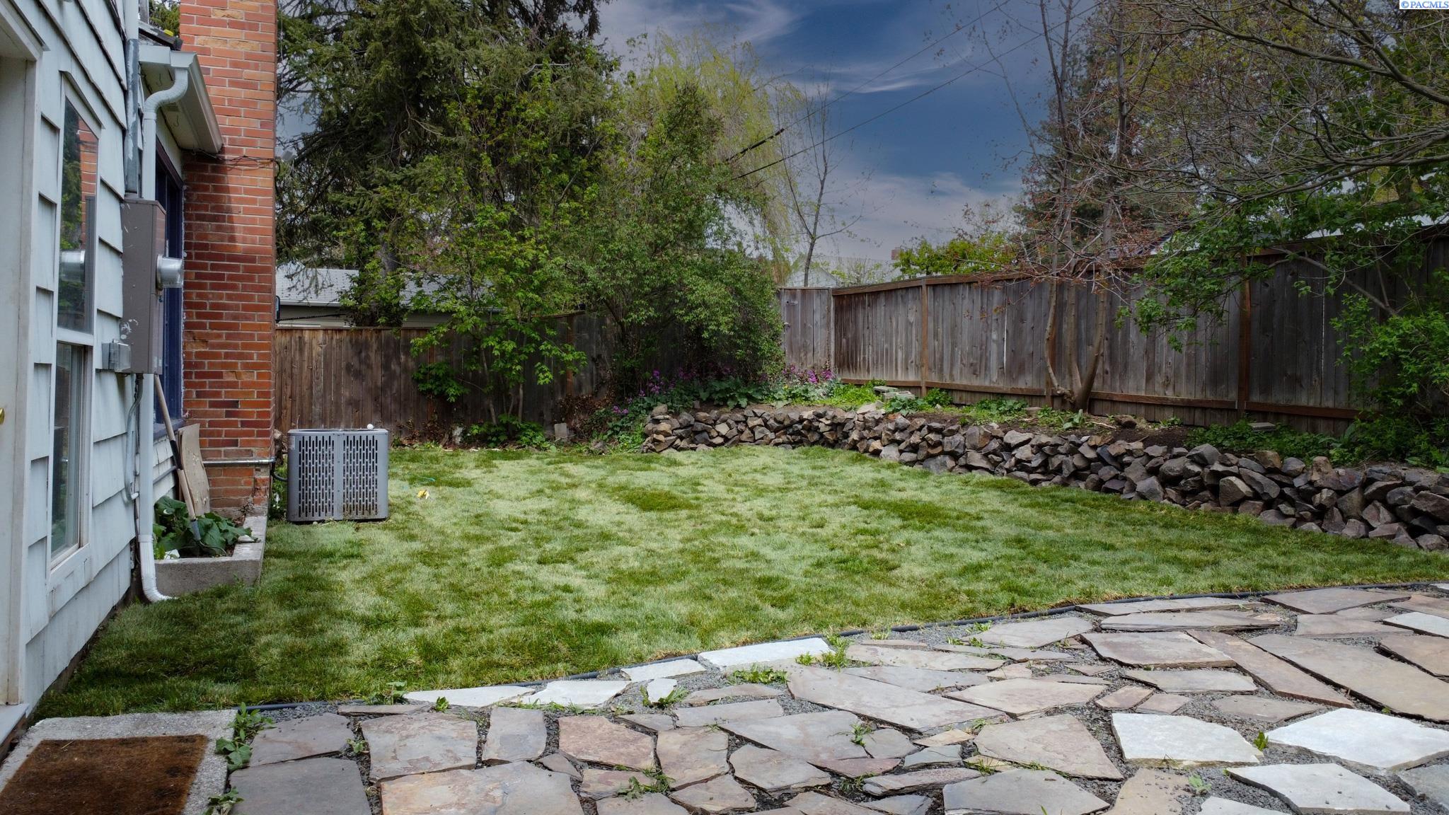 930 Northwest Fisk Street Pullman, WA 99163 - Photo 19 of 21 Gallery Image 19