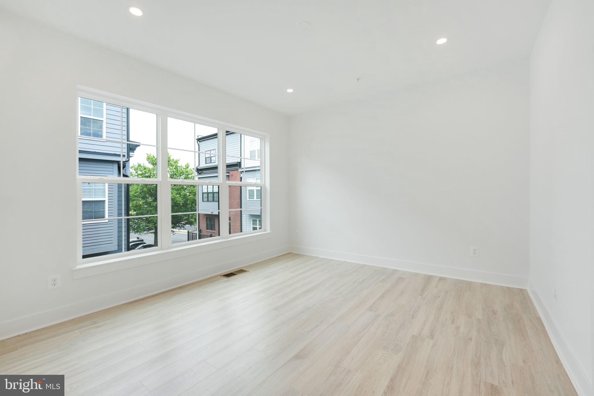 11232 Bunsen Street Reston, VA 20190 - Photo 24 of 52