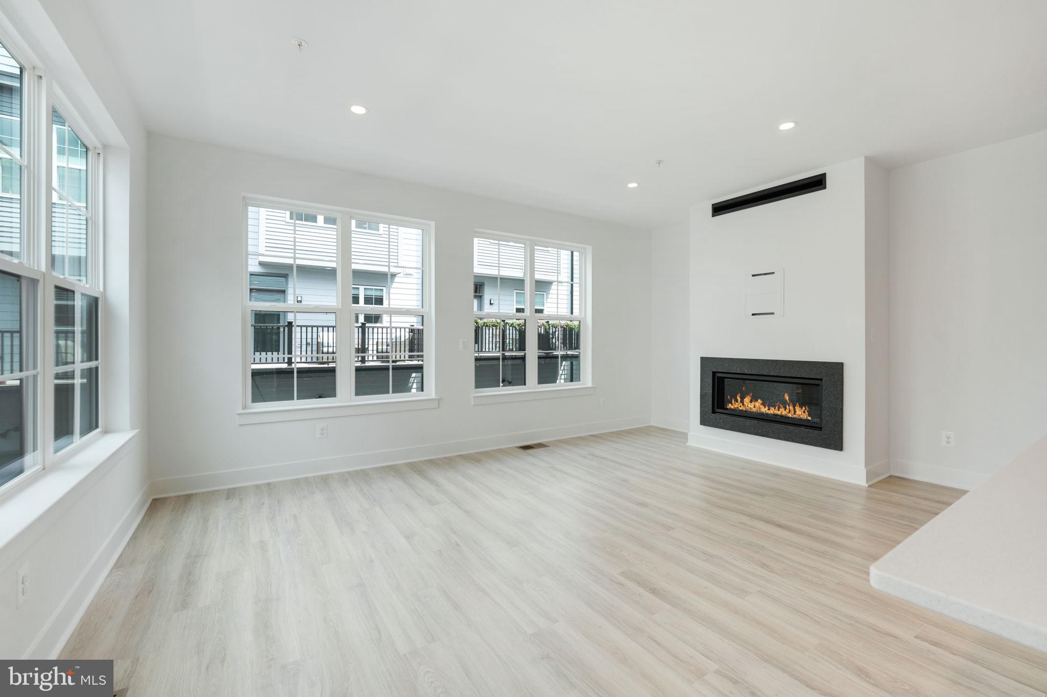 11232 Bunsen Street Reston, VA 20190 - Photo 7 of 52