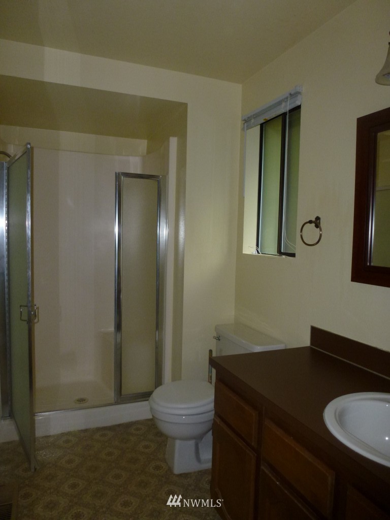 13024 Northeast 182nd Place Bothell, WA 98011 - Photo 7 of 11