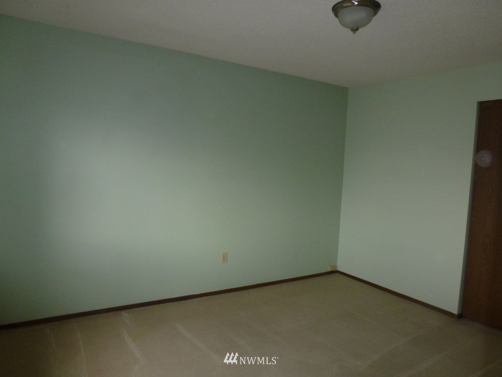 13024 Northeast 182nd Place Bothell, WA 98011 - Photo 9 of 11