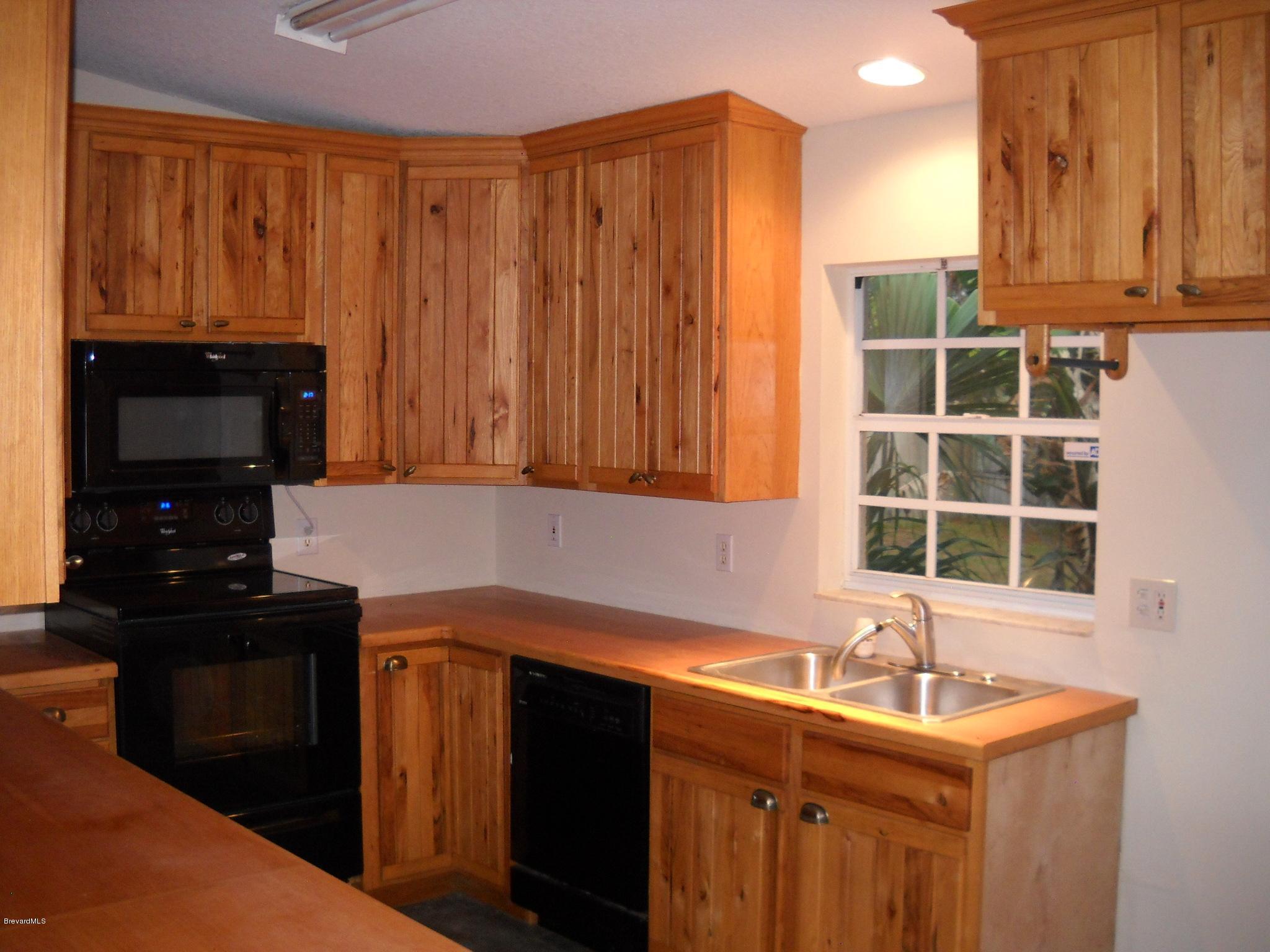 5037 Bridge Road Cocoa, FL 32927 - Photo 2 of 28 Kitchen view