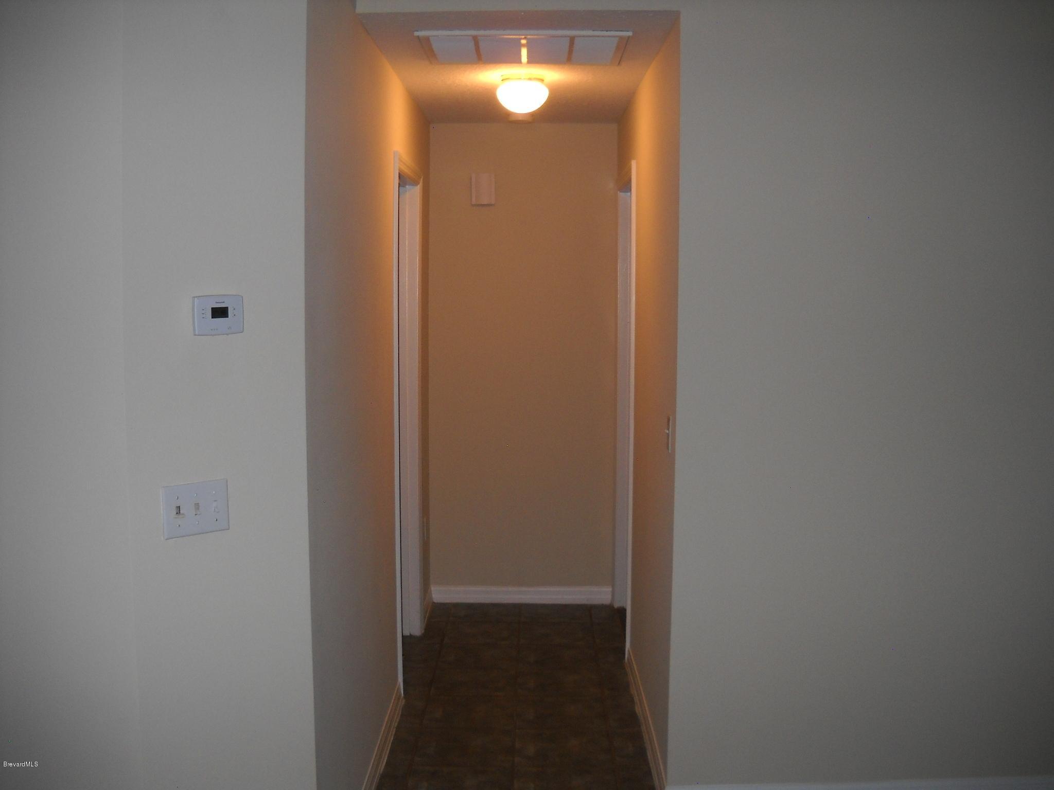 5037 Bridge Road Cocoa, FL 32927 - Photo 15 of 28 Hallway view