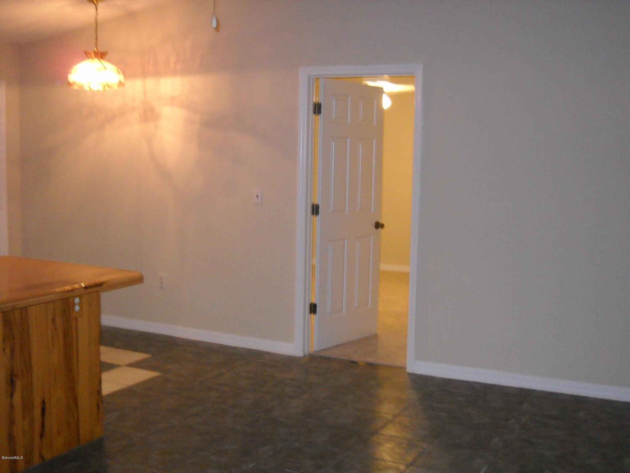 5037 Bridge Road Cocoa, FL 32927 - Photo 8 of 28 Vaulted ceiling view