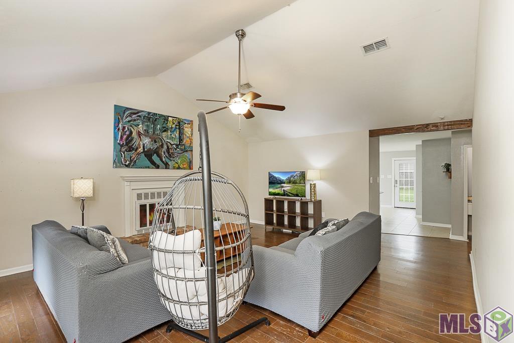 17596 Simpson Road Prairieville, LA 70769 - Photo 5 of 28