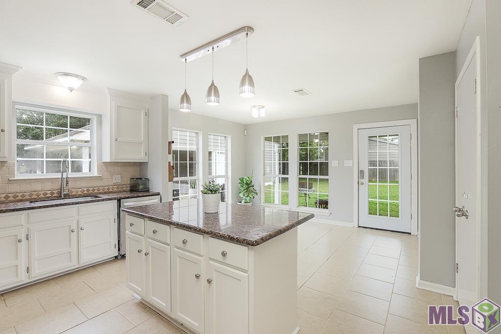 17596 Simpson Road Prairieville, LA 70769 - Photo 6 of 28