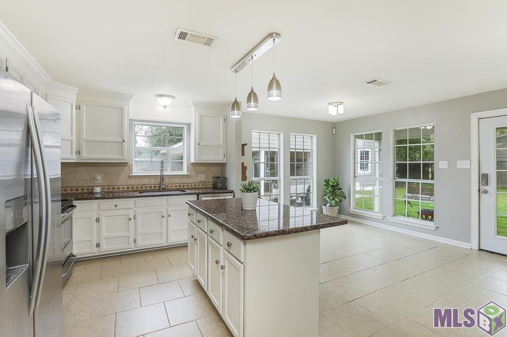 17596 Simpson Road Prairieville, LA 70769 - Photo 7 of 28