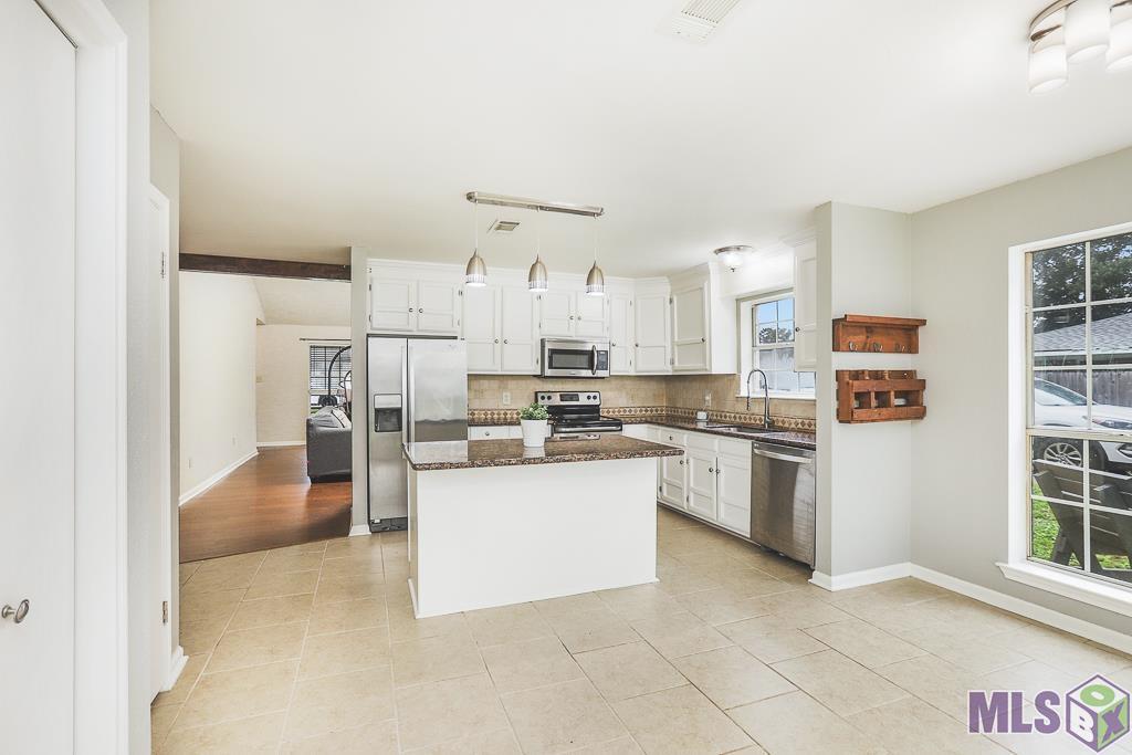 17596 Simpson Road Prairieville, LA 70769 - Photo 8 of 28