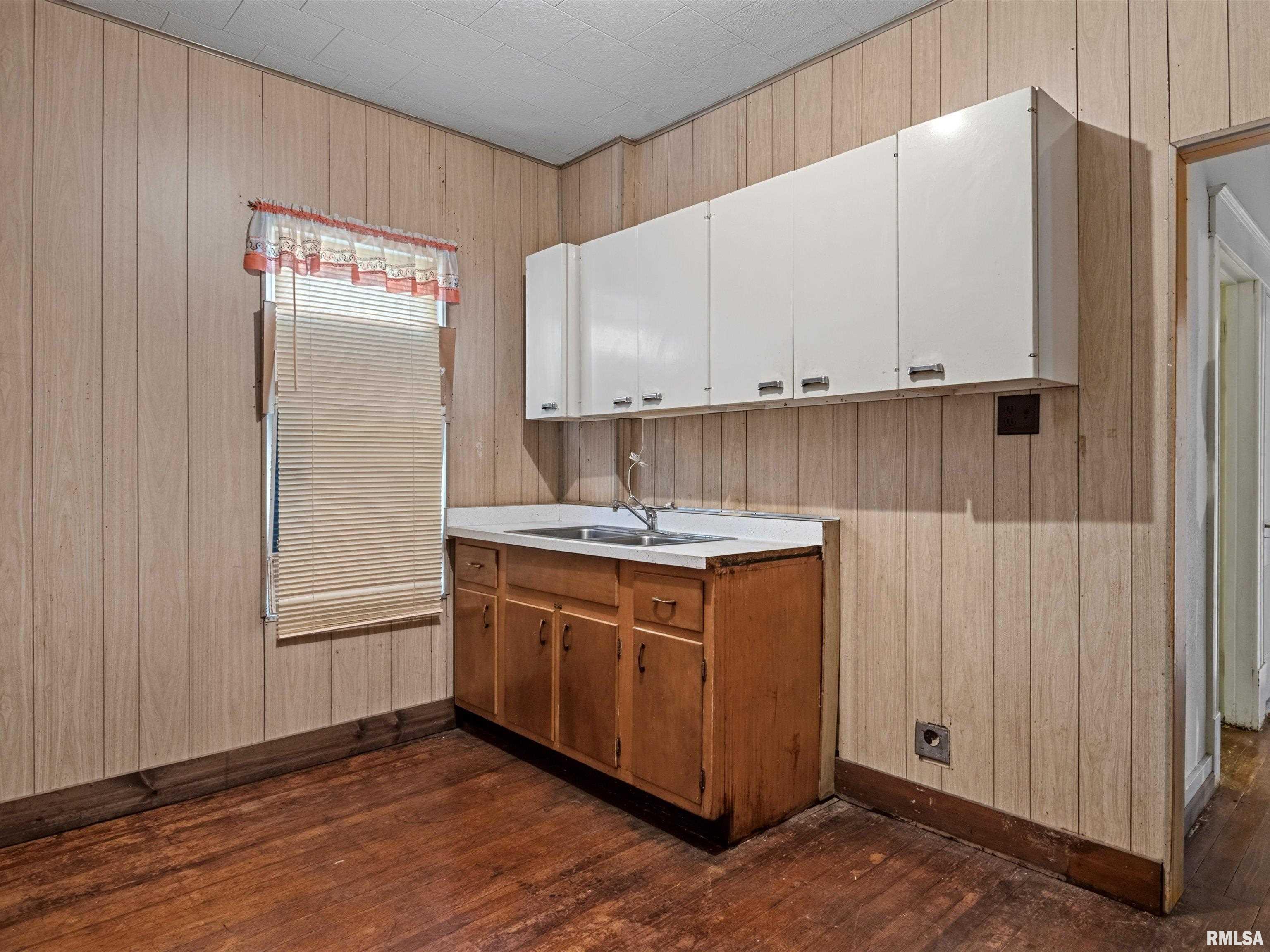 621 Wood Avenue Springfield, IL 62702 - Photo 13 of 21
