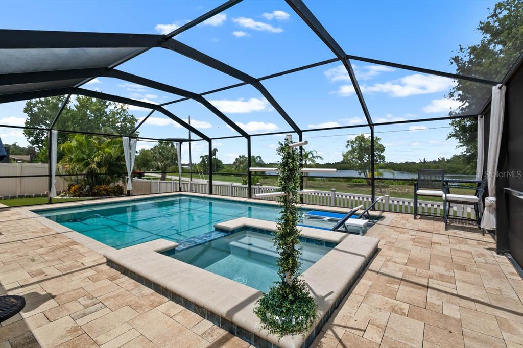 809 Timeless Moss Drive Ruskin, FL 33570 - Photo 3 of 76