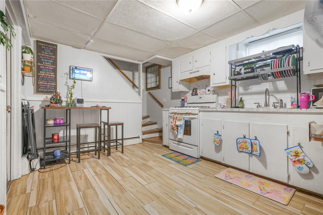 39 Highland Street Pawtucket, RI 02860 - Photo 18 of 29