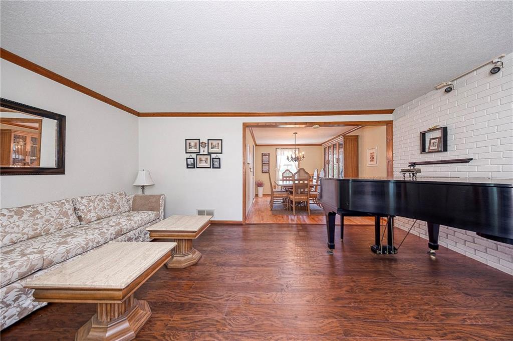 512 Aten Road Coraopolis, PA 15108 - Photo 14 of 30