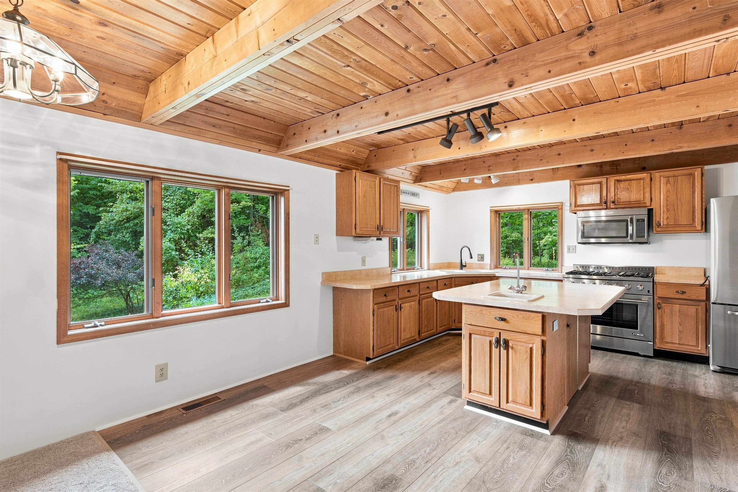 3618 South Maple Valley Road Suttons Bay, MI 49682 - Photo 20 of 74 1950236-de721344-3097-43f1-9949-7fb10ab07405.JPG