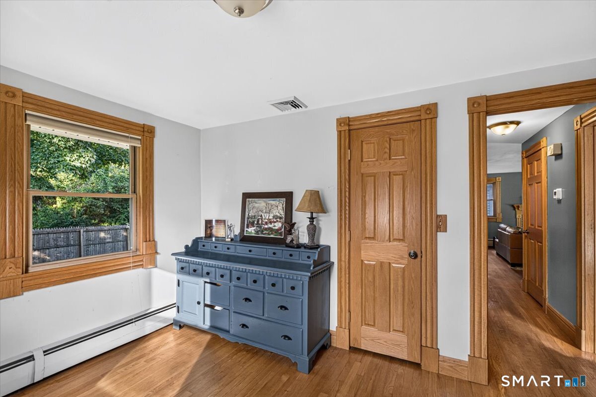 121 Hartford Road Simsbury, CT 06070 - Photo 17 of 31 Gallery Image 17