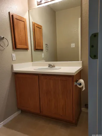 $1,350 | 4163 St Charles Bay, San Antonio, TX 78229