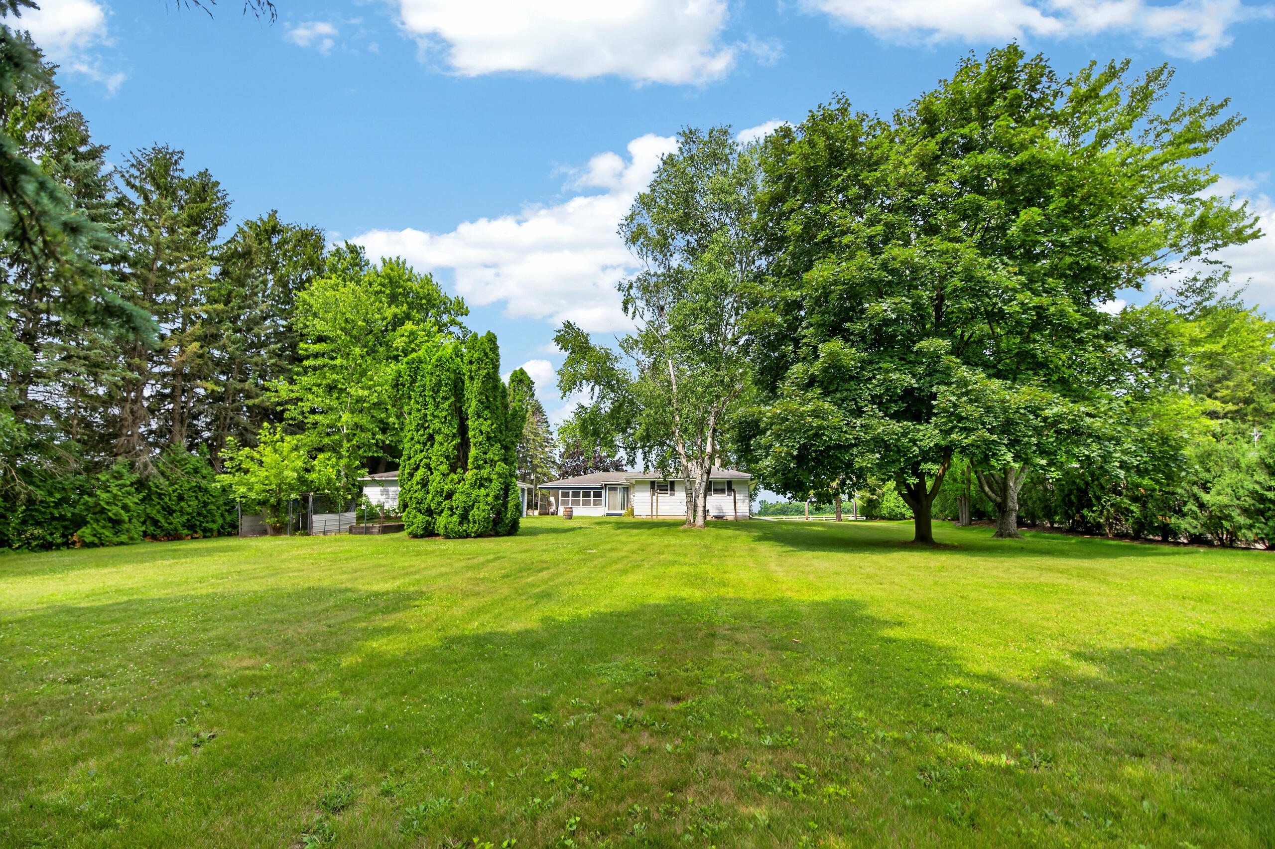 3174 Division Road Jackson, WI 53037 - Photo 41 of 47 Yard