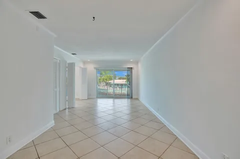 $259,900 | 2311 Northeast 36th Street, Unit 2F, Lighthouse Point, FL 33064