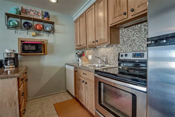 $599,000 | 401 West La Bonte Street, Unit 206, Dillon, CO 80435