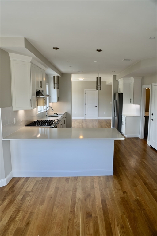 35 Chestnut Street, Unit 2 Wakefield, MA 01880 - Photo 3 of 14