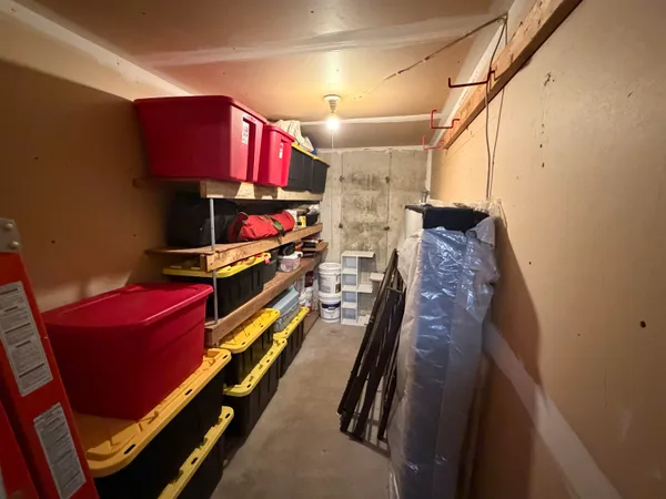 $73,000 | 714 Kiwanis Drive, Freeport, IL 61032