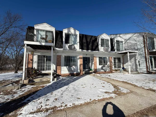$73,000 | 714 Kiwanis Drive, Freeport, IL 61032
