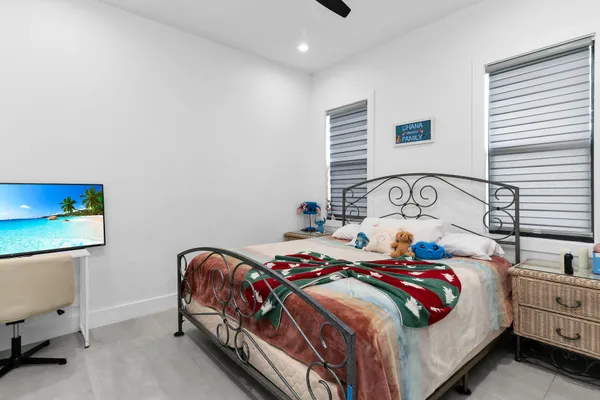 $632,900 | 3348 27th Avenue Northeast, Naples, FL 34120