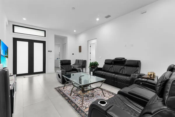 $632,900 | 3348 27th Avenue Northeast, Naples, FL 34120