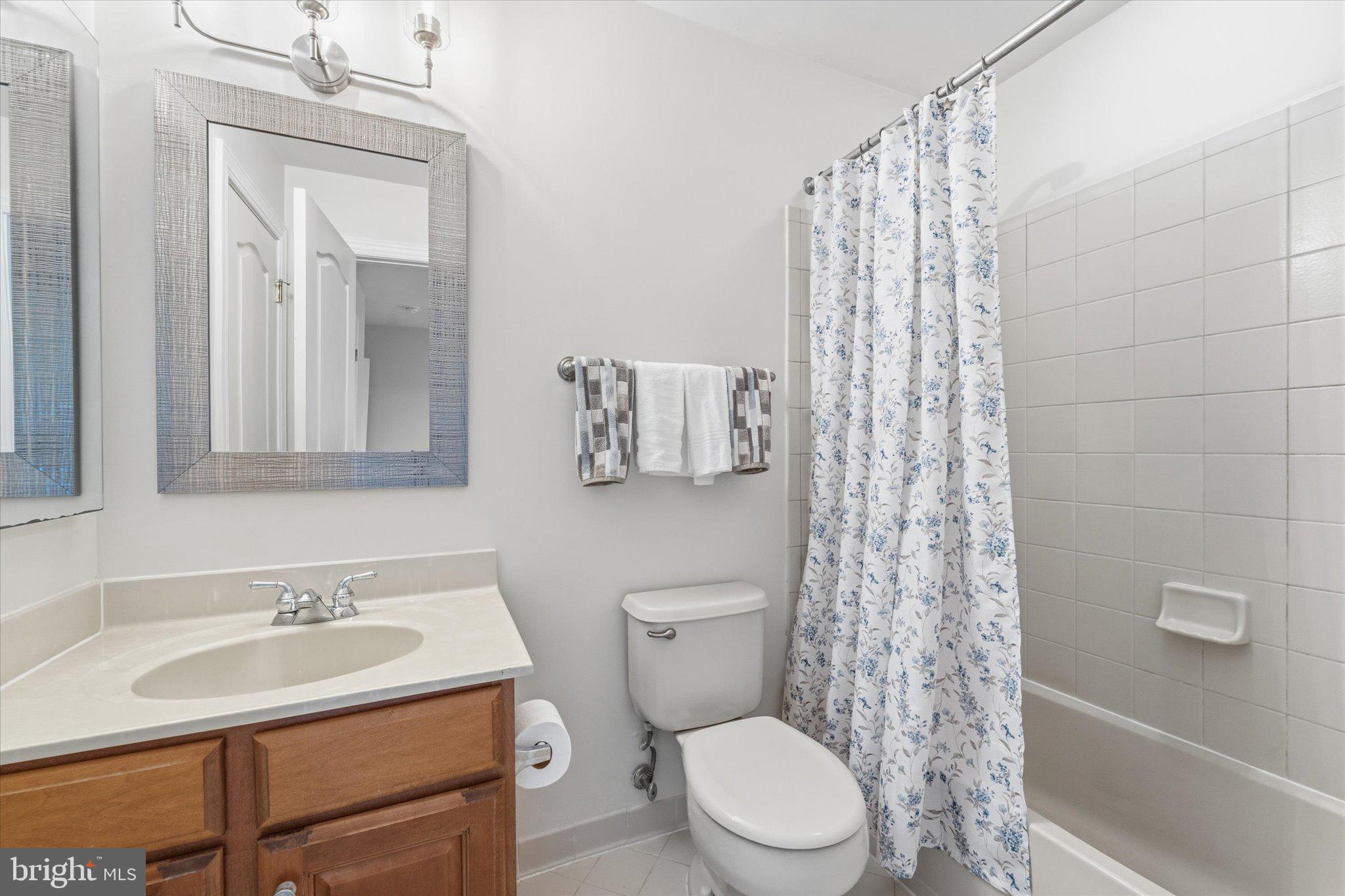 10582 Canterberry Road Fairfax Station, VA 22039 - Photo 52 of 81 Bedroom #2 Bathroom