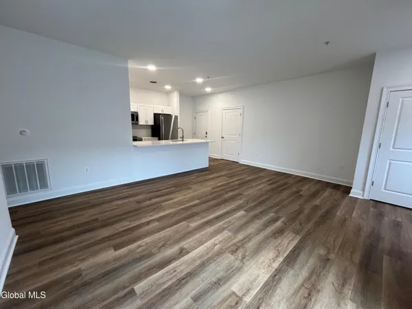 $2,517 | 60 Weibel Avenue, Unit 2SS103, Saratoga Springs, NY 12866