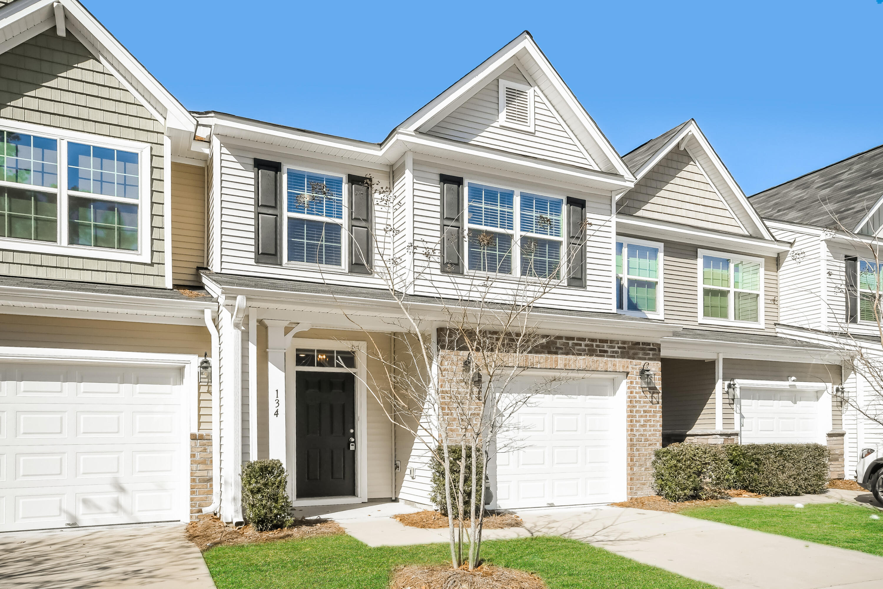 134 Alpine Road Summerville, SC 29485 - Photo 2 of 17 4-photo-Front-View-0bad9387-e39b-48d7-99