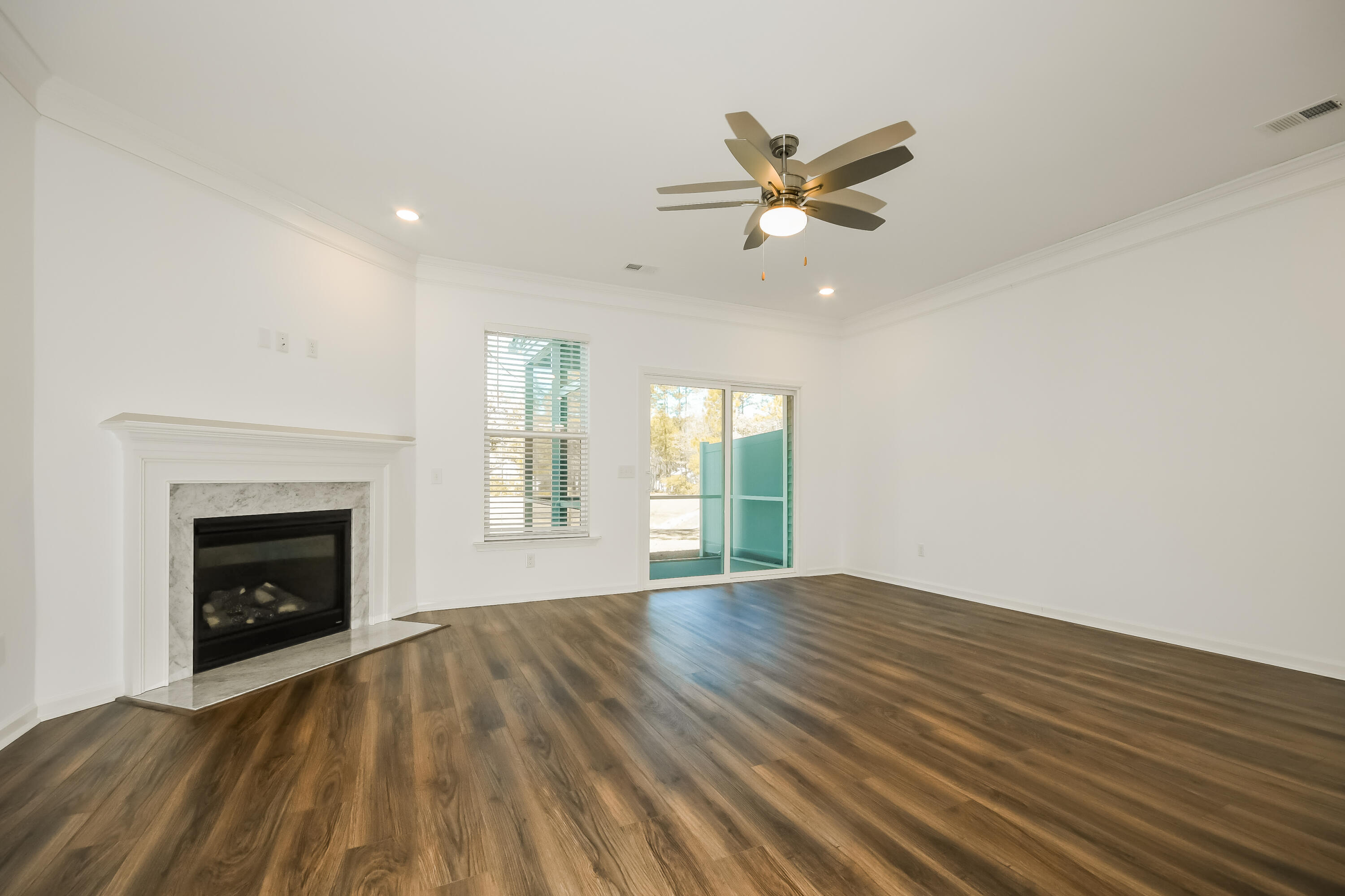 134 Alpine Road Summerville, SC 29485 - Photo 3 of 17 5-photo-Living-Room-9f377880-24f5-48fc-b