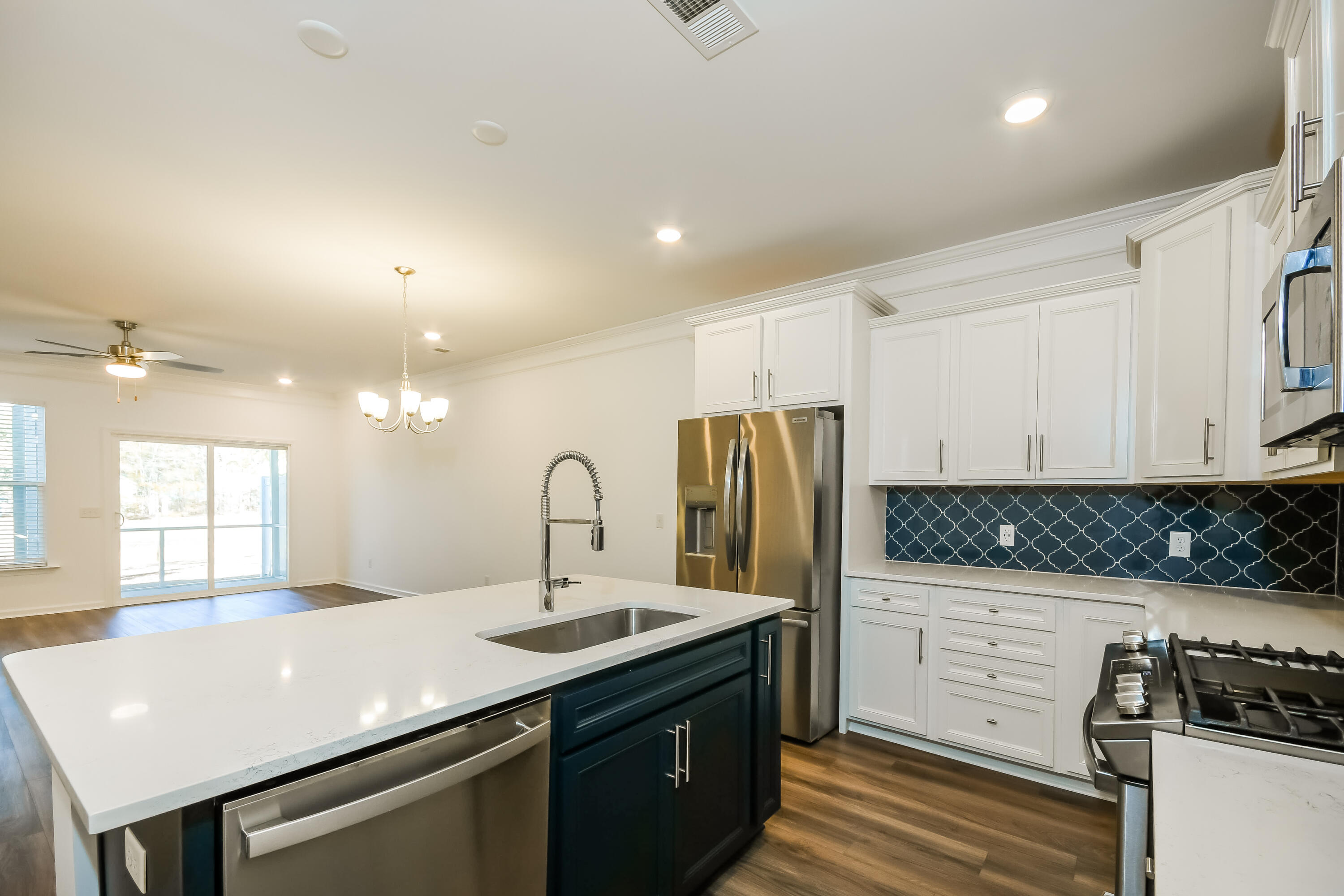 134 Alpine Road Summerville, SC 29485 - Photo 5 of 17 7-photo-Kitchen-167e41ae-6c21-4b72-bd81-