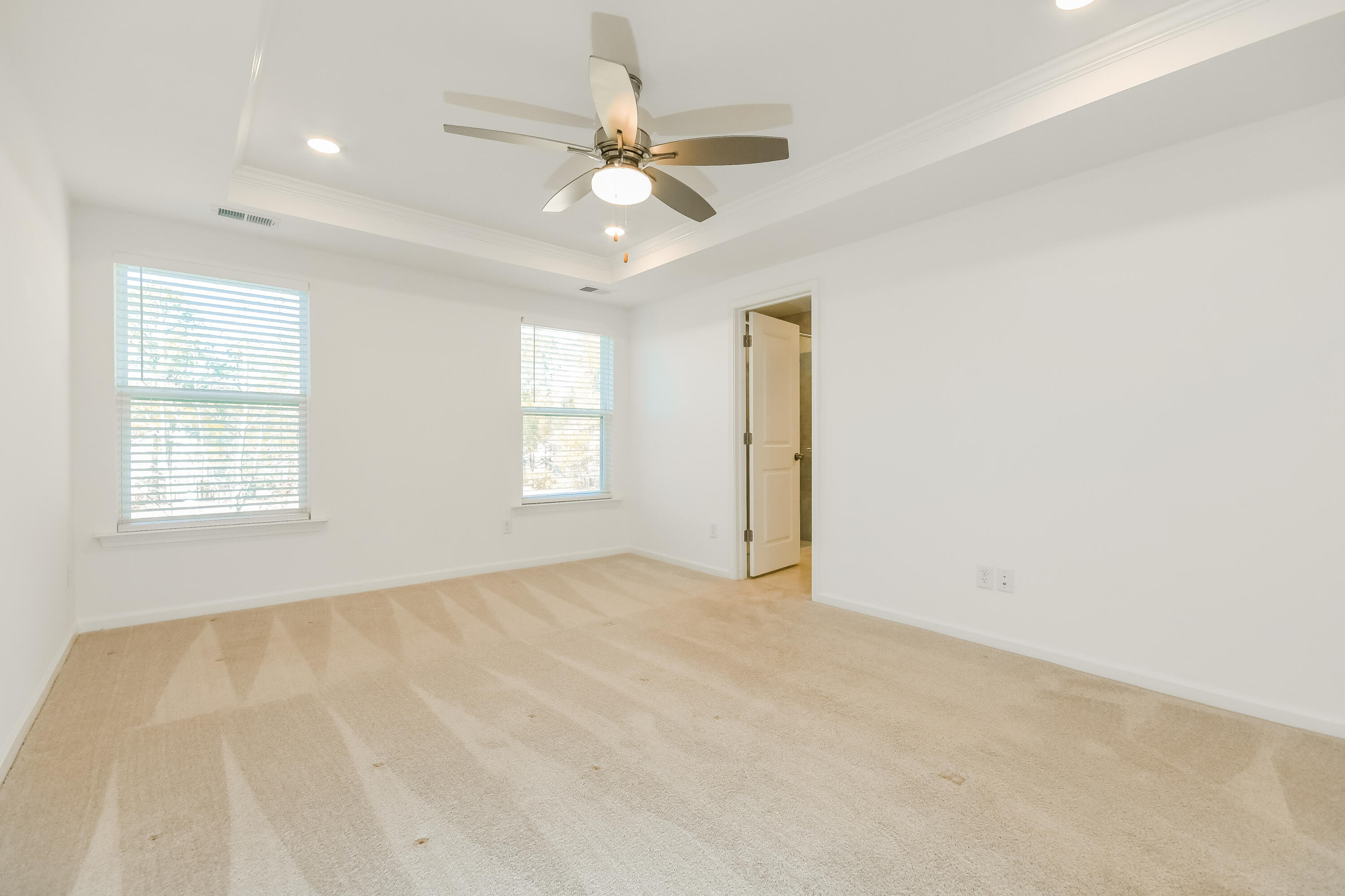 134 Alpine Road Summerville, SC 29485 - Photo 8 of 17 10-photo-Main-Bedroom-3e50cd07-906f-44da