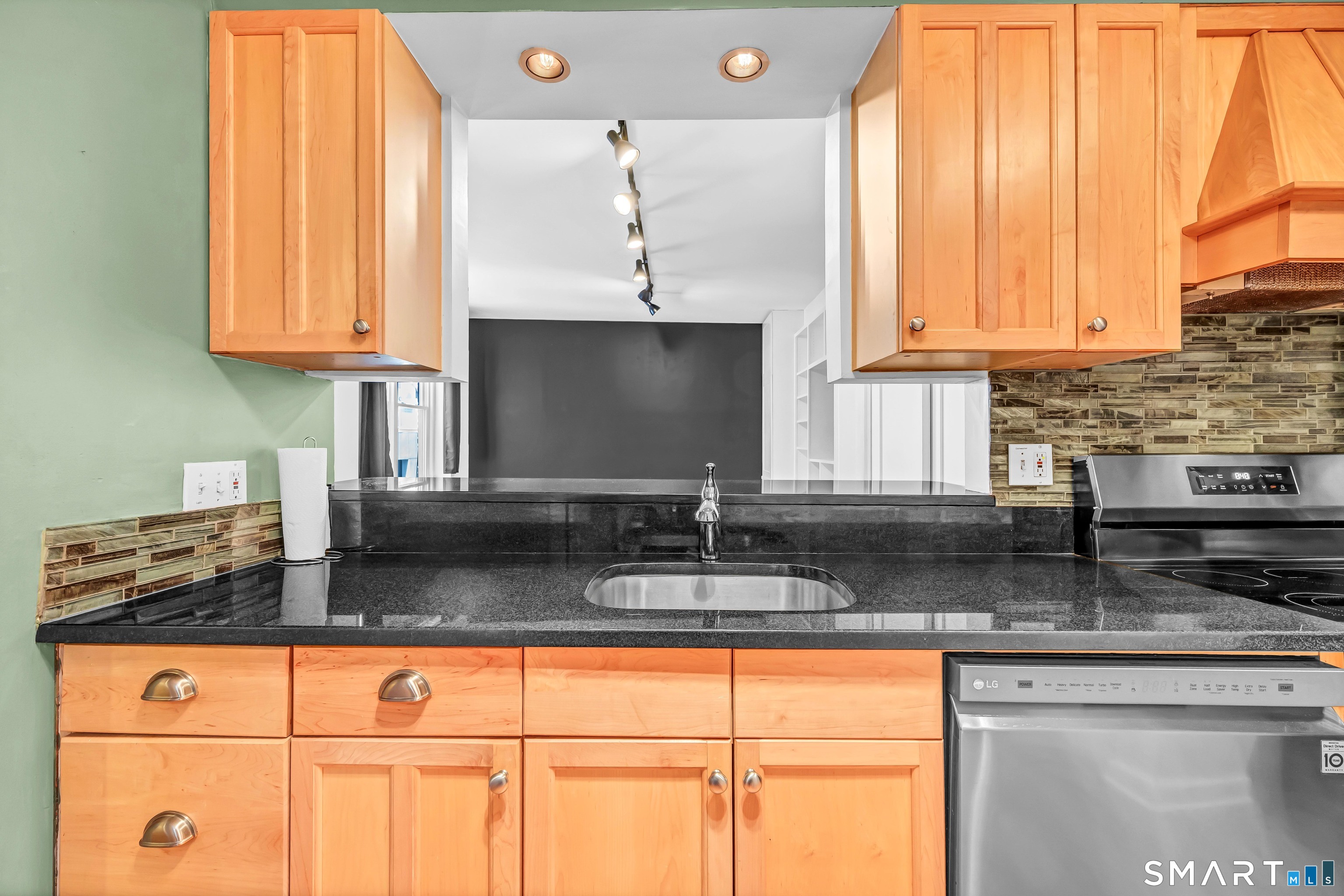 125 Washington Street, Unit 206 Norwalk, CT 06854 - Photo 24 of 31