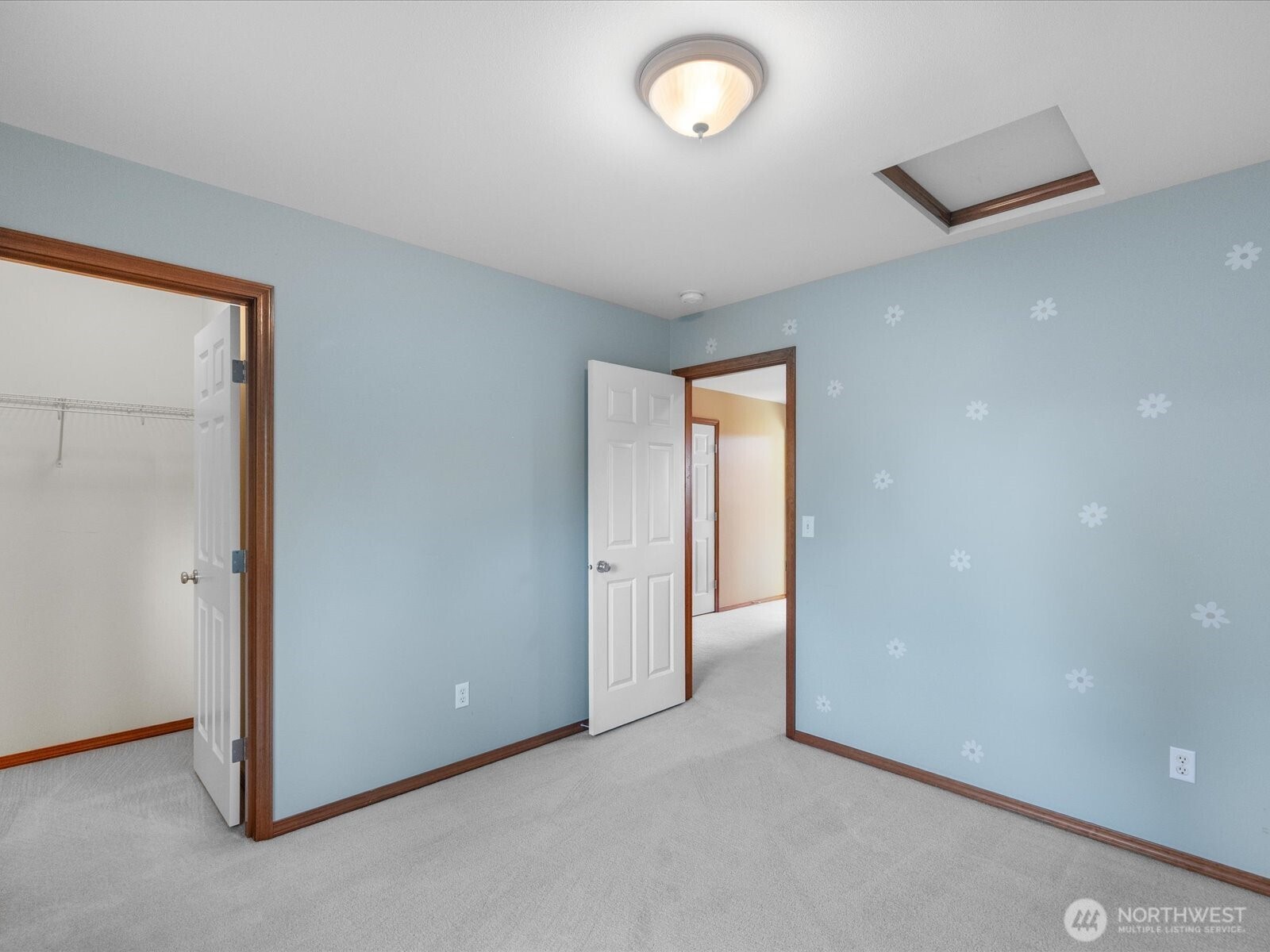 1824 23rd Street Snohomish, WA 98290 - Photo 35 of 38 an empty room with windows