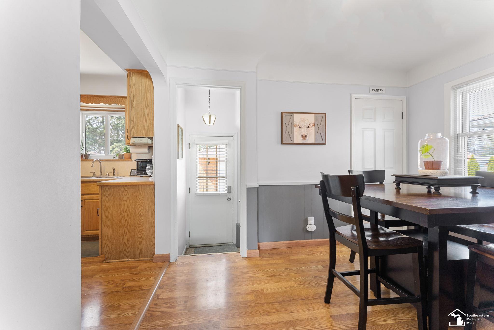 8654 Allen Road Allen Park, MI 48101 - Photo 8 of 28 50105387-7.JPG