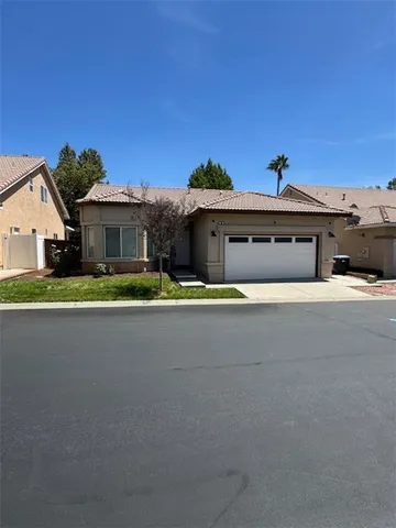 $2,700 | 492 Autumn Way, Banning, CA 92220
