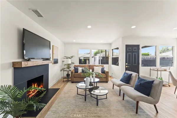 $839,900 | 1616 West 108th Street, Los Angeles, CA 90047