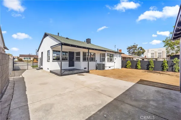 $839,900 | 1616 West 108th Street, Los Angeles, CA 90047