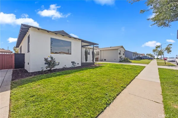 $839,900 | 1616 West 108th Street, Los Angeles, CA 90047