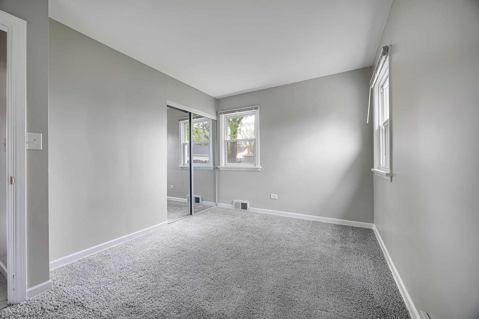 25 North Iowa Avenue Addison, IL 60101 - Photo 15 of 24
