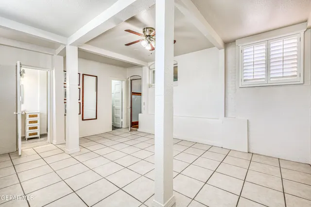 a view of empty room with window