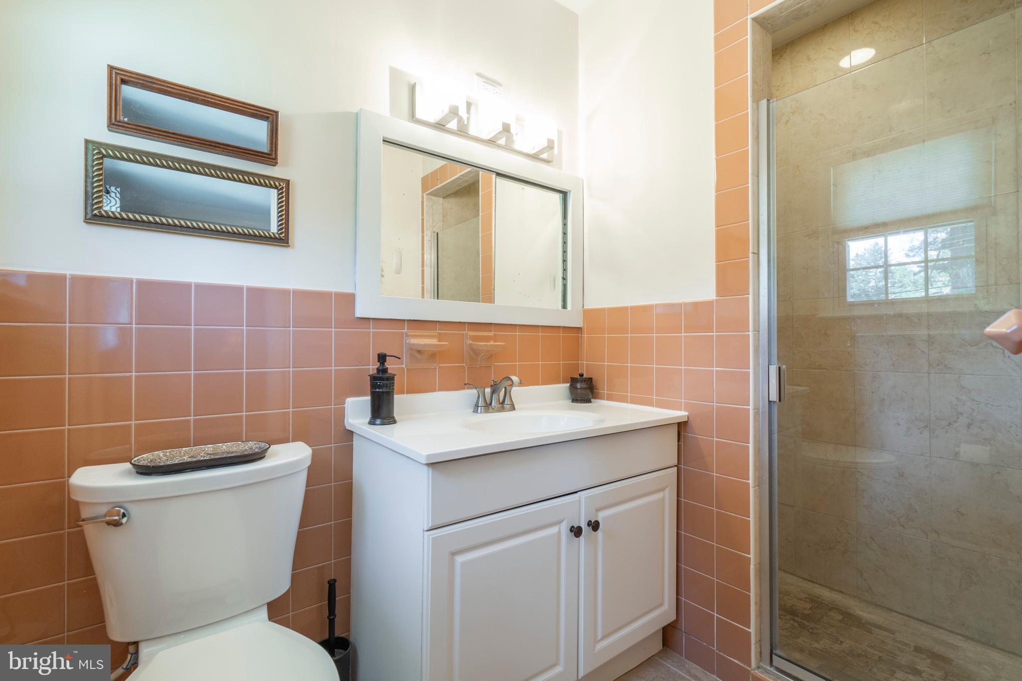208 Preston Road Flourtown, PA 19031 - Photo 20 of 37 Bathroom in Main Bedroom