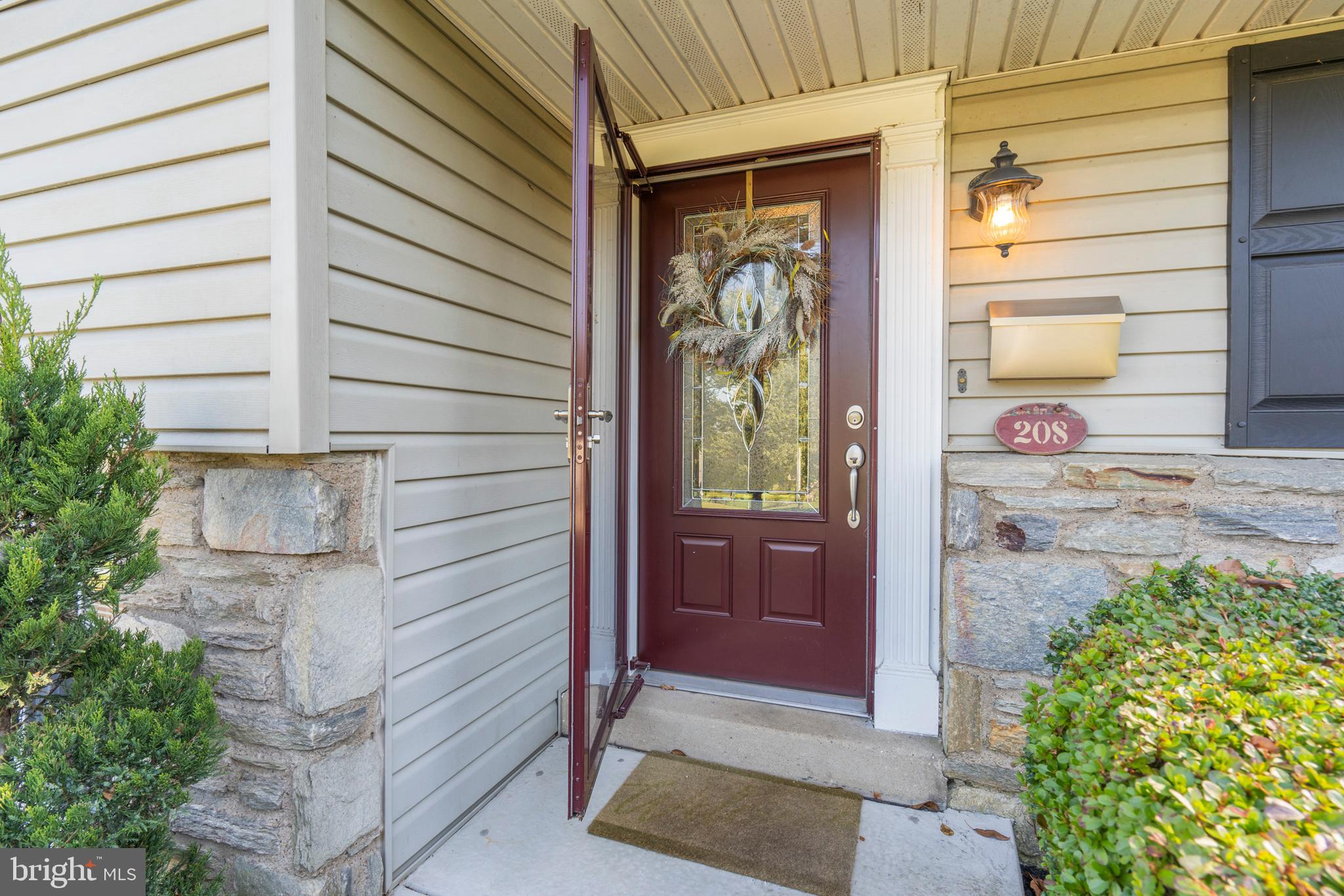 208 Preston Road Flourtown, PA 19031 - Photo 3 of 37