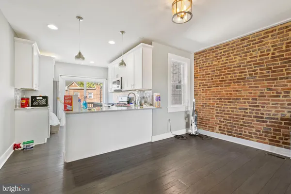 $2,575 | 910 Ponca Street, Baltimore, MD 21224