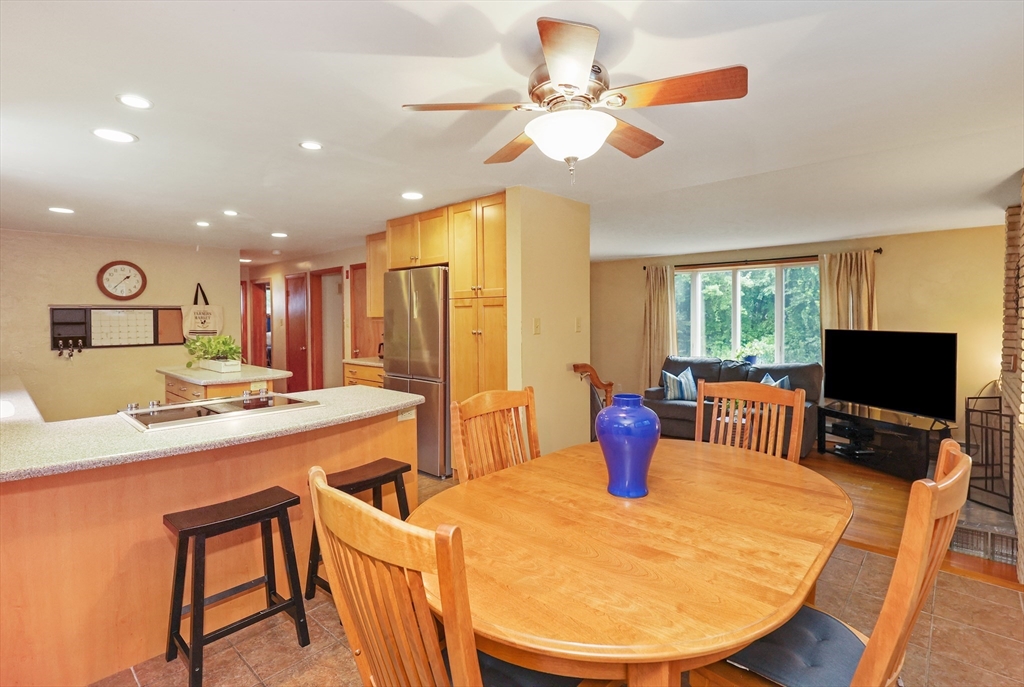 24 Aurora Street Worcester, MA 01607 - Photo 8 of 40 Gallery Image 8