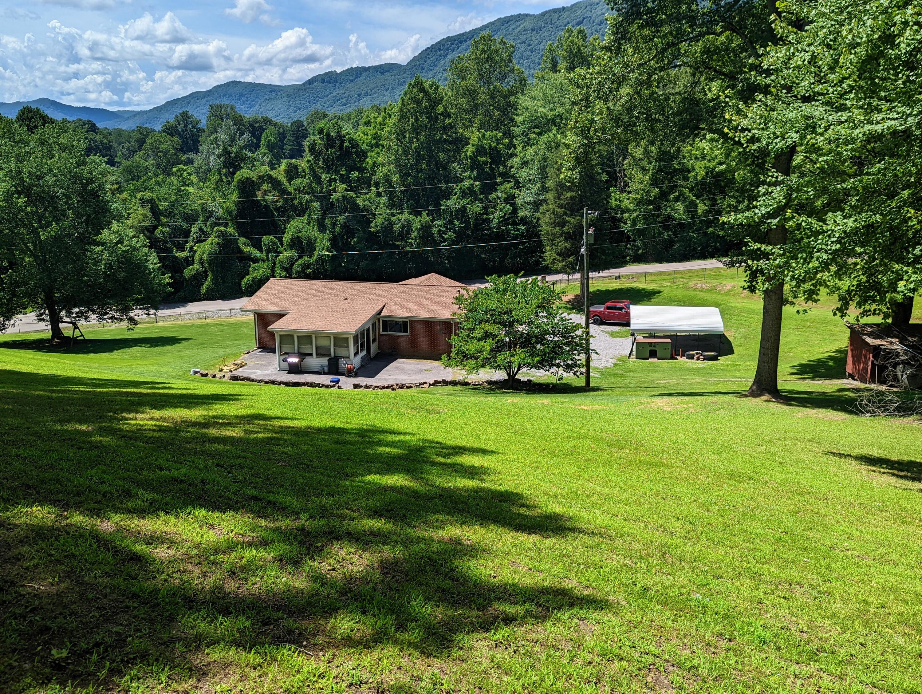 5128 Skeens Ridge Road Big Stone Gap, VA 24219 - Photo 11 of 53 PXL_20220804_184013125