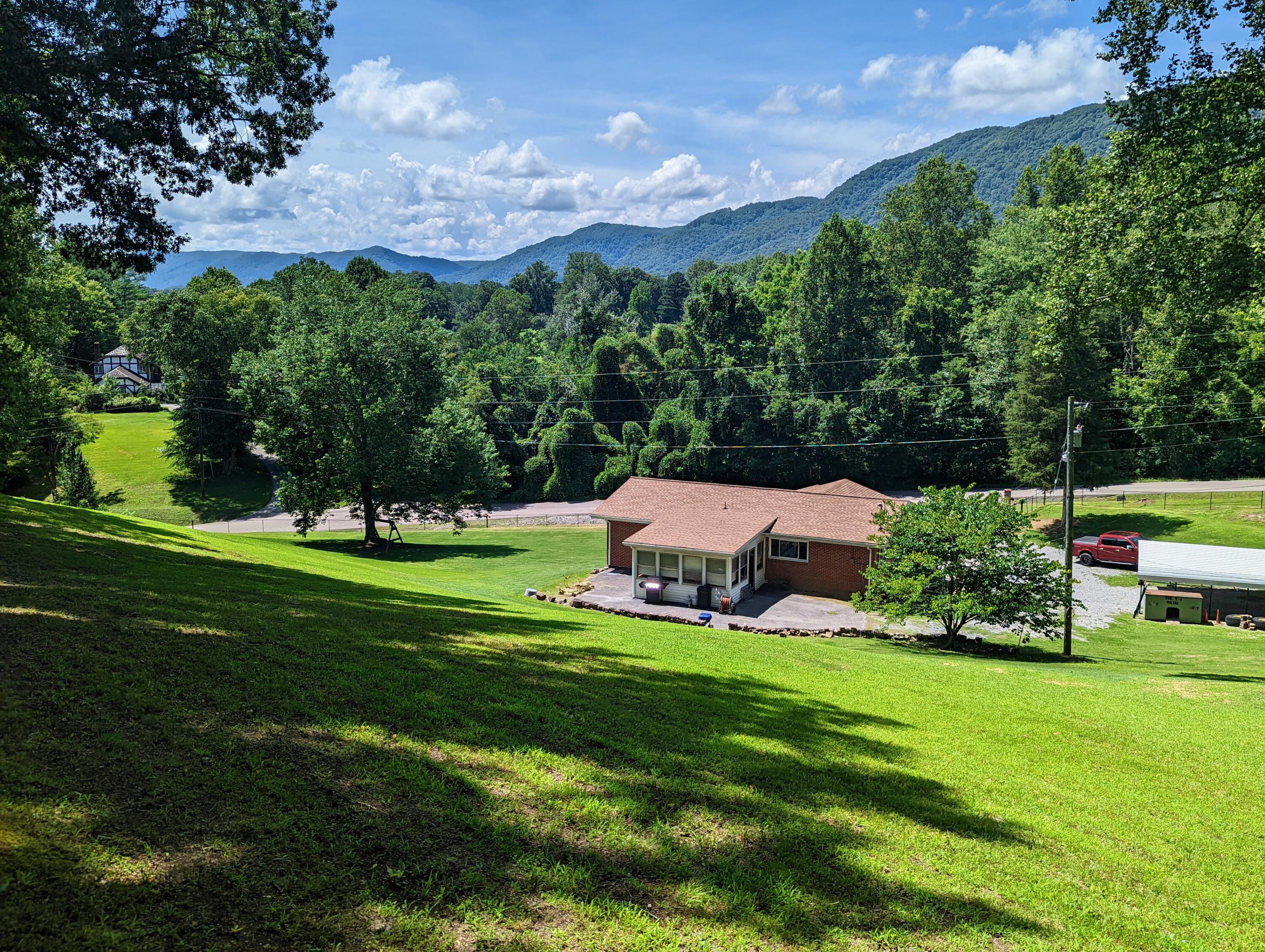 5128 Skeens Ridge Road Big Stone Gap, VA 24219 - Photo 9 of 53 PXL_20220804_184009884