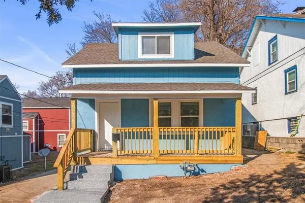 $220,000 | 2104 East 24th Terrace, Kansas City, MO 64127