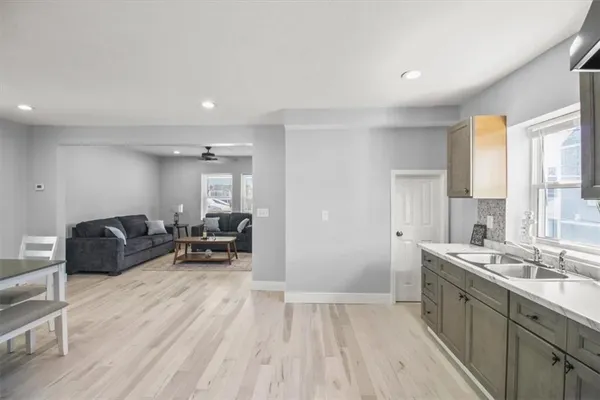 $220,000 | 2104 East 24th Terrace, Kansas City, MO 64127